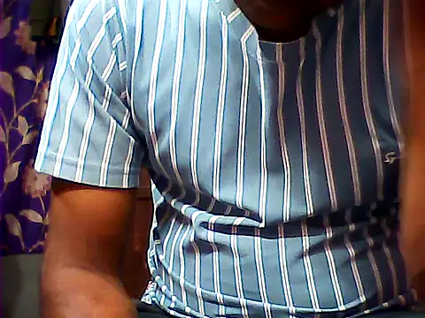 Snapshot of StreetLover_77 chatting on September 9, 6:23 am StreetLover 77 online show from September 9, 6:23 am