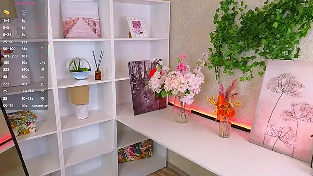 Snapshot of KathrinTith chatting on December 5, 11:20 am KathrinTith online show from December 5, 11:20 am