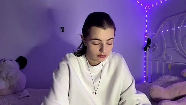 Snapshot of HoneyMist chatting on November 10, 4:23 pm HoneyMist online show from November 10, 4:23 pm