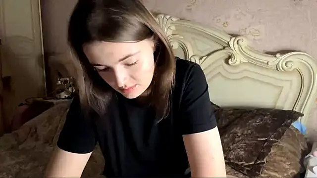 Snapshot of HoneyMist chatting on November 19, 4:29 pm HoneyMist online show from November 19, 4:29 pm