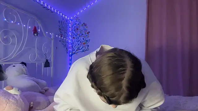 Snapshot of HoneyMist chatting on October 24, 6:18 pm HoneyMist online show from October 24, 6:18 pm