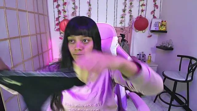 Snapshot of kataleya__18 chatting on February 28, 1:00 pm kataleya 18 online show from February 28, 1:00 pm