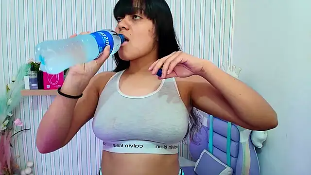 Snapshot of kataleya__18 chatting on July 7, 7:50 pm kataleya 18 online show from July 7, 7:50 pm