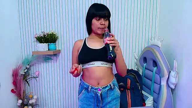Snapshot of kataleya__18 chatting on July 21, 7:48 pm kataleya 18 online show from July 21, 7:48 pm