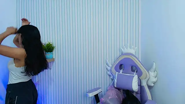 kataleya  18 online show from November 27, 3:23 pm