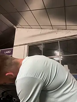 Snapshot of pimousssse chatting on October 4, 1:29 am pimousssse online show from October 4, 1:29 am