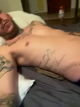 Snapshot of pimousssse chatting on October 9, 12:00 am pimousssse online show from October 9, 12:00 am