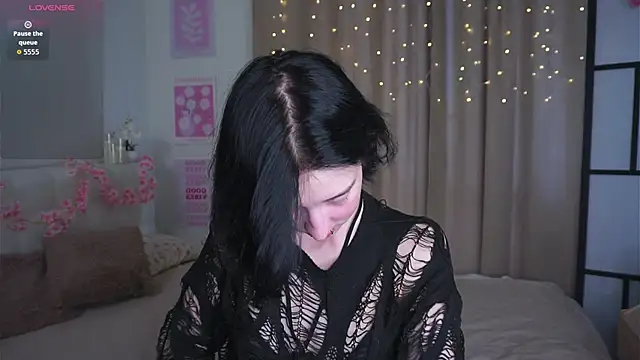 JuanaFriesz online show from March 29, 9:22 am