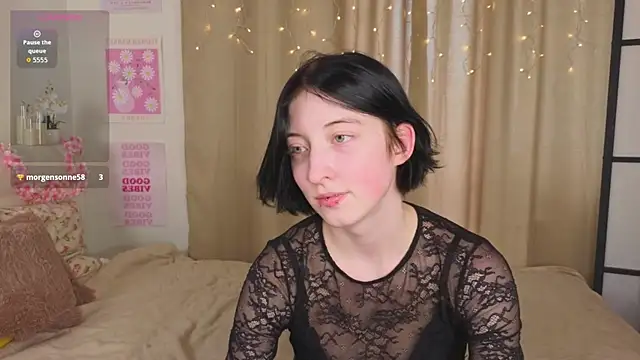 JuanaFriesz online show from April 12, 9:12 am