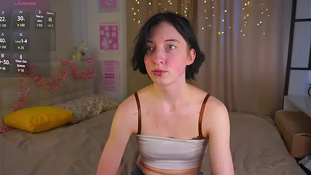 JuanaFriesz online show from March 4, 9:17 am