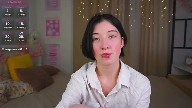 JuanaFriesz online show from February 25, 9:20 am