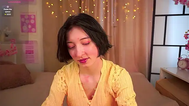 JuanaFriesz online show from March 8, 9:12 am