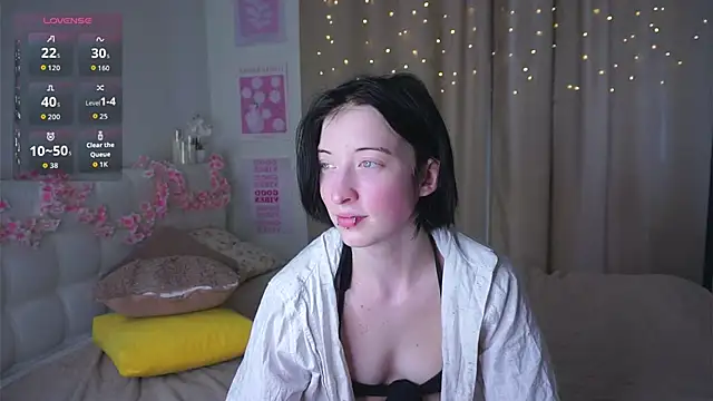 JuanaFriesz online show from March 28, 9:21 am