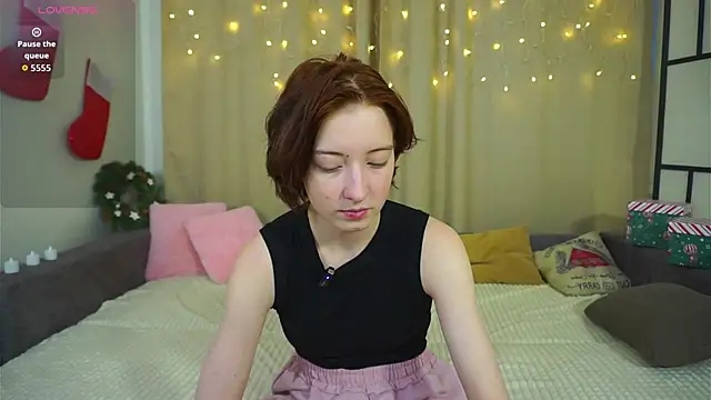 JuanaFriesz online show from December 19, 9:11 am