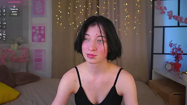 JuanaFriesz online show from March 6, 9:26 am