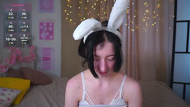 JuanaFriesz online show from March 11, 9:14 am