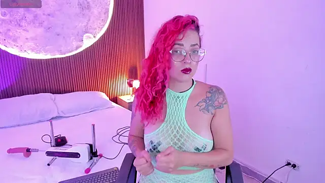 Snapshot of RoxanneStorm_ chatting on July 5, 4:41 am RoxanneStorm online show from July 5, 4:41 am