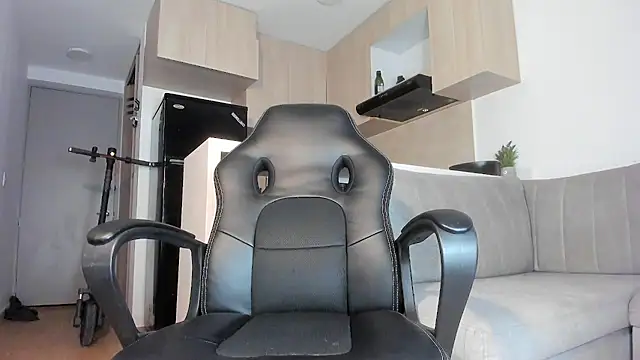 Snapshot of im_jero chatting on February 2, 11:59 pm im jero online show from February 2, 11:59 pm