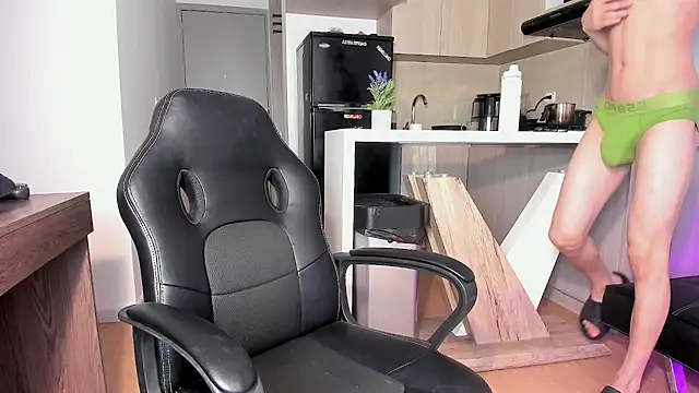 im jero online show from November 4, 9:07 pm