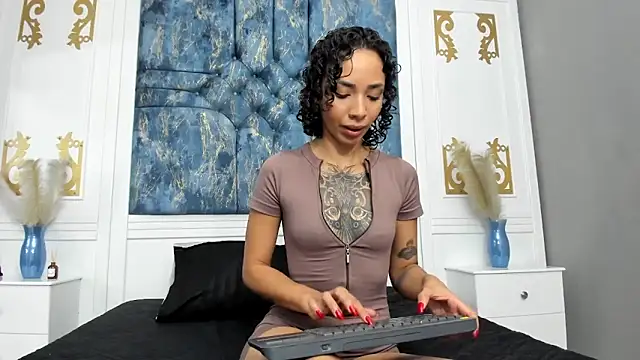 SilvanaOwen online show from September 18, 11:24 am