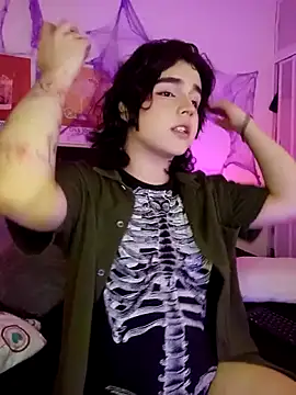 Snapshot of damienbeltmonth chatting on October 29, 11:36 pm damienbeltmonth online show from October 29, 11:36 pm