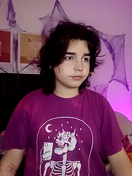 Snapshot of damienbeltmonth chatting on November 4, 9:57 am damienbeltmonth online show from November 4, 9:57 am