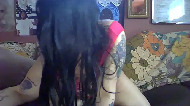 thickasstley online show from May 4, 7:50 pm