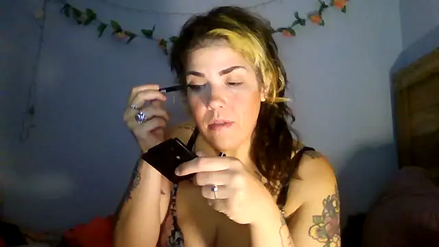 thickasstley online show from May 31, 6:31 pm