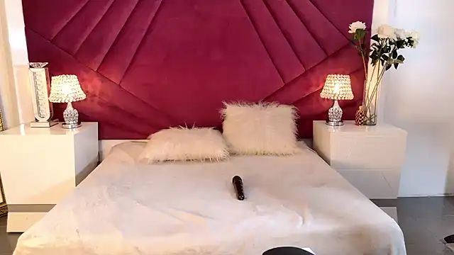 VeraGarnier online show from March 31, 7:27 pm