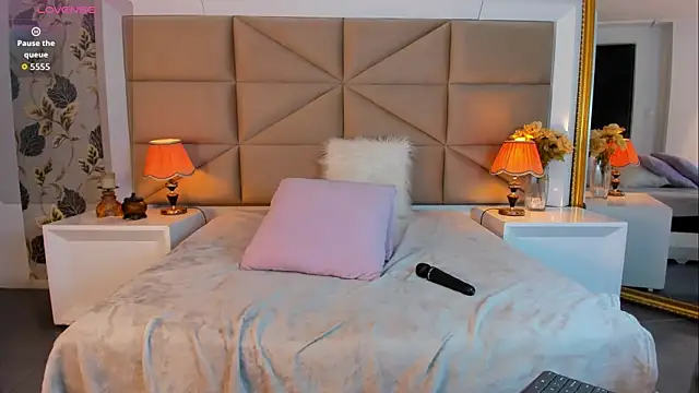 Snapshot of VeraGarnier chatting on November 13, 3:38 pm VeraGarnier online show from November 13, 3:38 pm