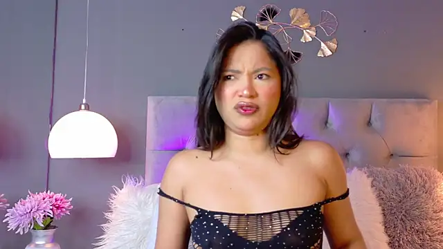 kendalFox  online show from April 9, 2:57 am