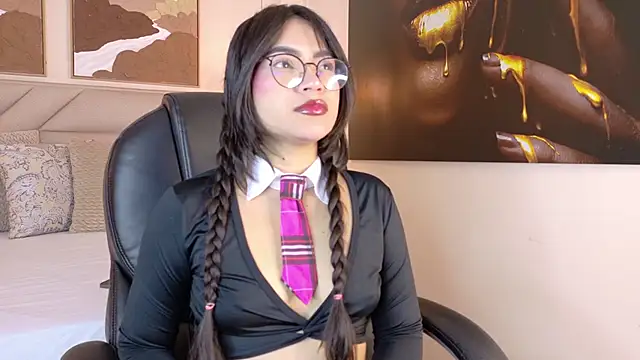 kendalFox  online show from October 15, 1:30 pm