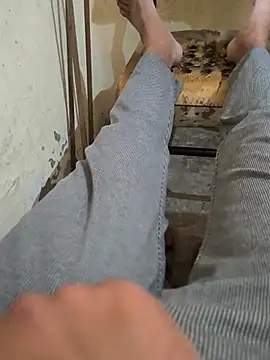 bigdick lickingexpert08 online show from October 28, 8:24 am