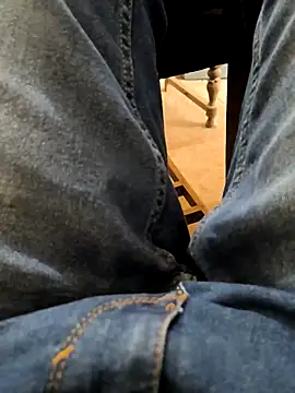 bigdick lickingexpert08 online show from October 27, 8:48 am