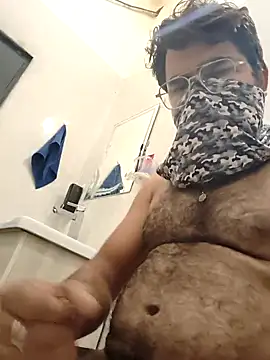 bigdick lickingexpert08 online show from September 23, 6:15 pm