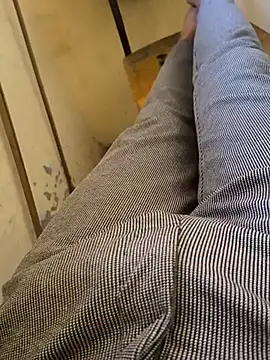 bigdick lickingexpert08 online show from February 27, 7:52 am