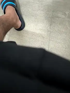 bigdick lickingexpert08 online show from April 25, 7:11 pm
