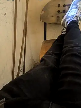 bigdick lickingexpert08 online show from February 23, 9:21 am