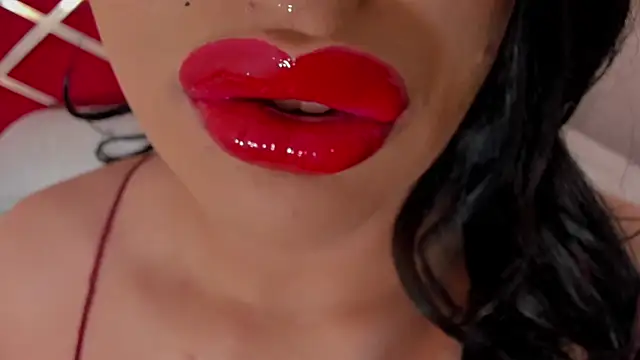 Snapshot of sweet_Elizabeth chatting on July 15, 1:18 pm sweet Elizabeth online show from July 15, 1:18 pm