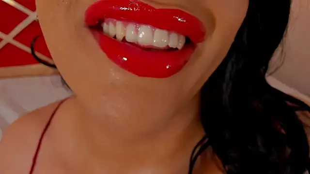 Snapshot of sweet_Elizabeth chatting on July 9, 1:10 pm sweet Elizabeth online show from July 9, 1:10 pm