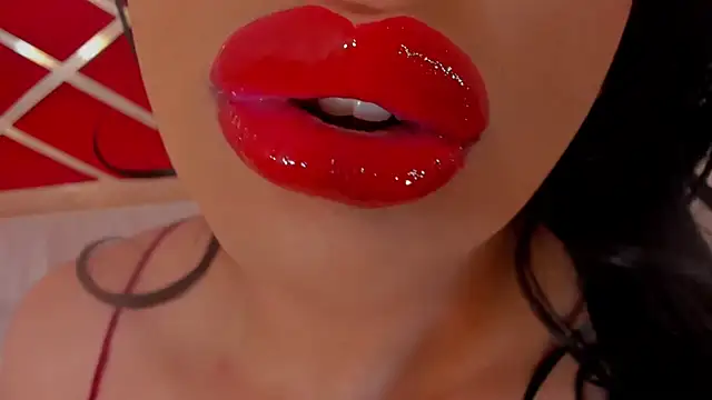 Snapshot of sweet_Elizabeth chatting on July 13, 1:10 pm sweet Elizabeth online show from July 13, 1:10 pm