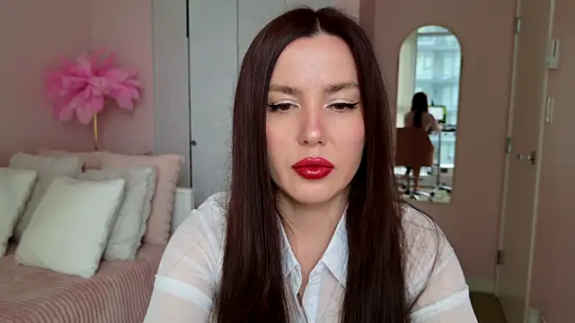 Snapshot of SirenSwitch chatting on November 15, 9:30 pm SirenSwitch online show from November 15, 9:30 pm