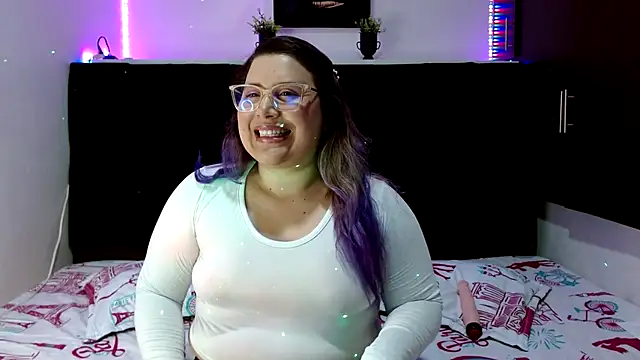 Snapshot of EmmaTower chatting on September 16, 7:15 pm EmmaTower online show from September 16, 7:15 pm