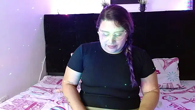 Snapshot of EmmaTower chatting on September 15, 7:36 pm EmmaTower online show from September 15, 7:36 pm