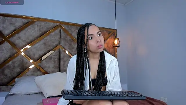 Snapshot of Lucia_jane chatting on May 12, 7:42 pm Lucia jane online show from May 12, 7:42 pm