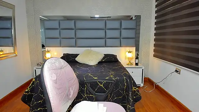 Lucia jane online show from November 27, 7:25 pm