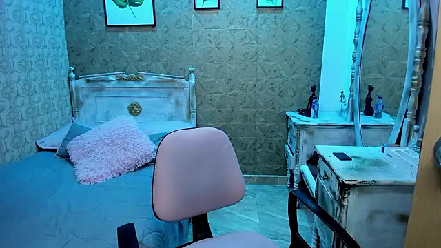 Lucia jane online show from February 28, 9:25 pm