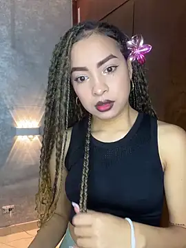 Snapshot of Lucia_jane chatting on June 18, 8:36 pm Lucia jane online show from June 18, 8:36 pm