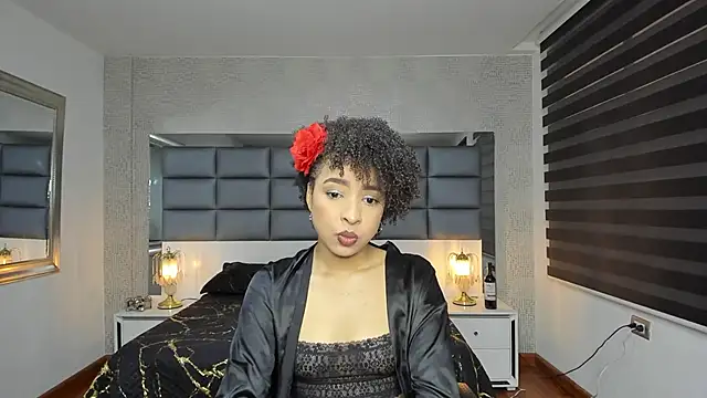 Lucia jane online show from November 26, 7:47 pm