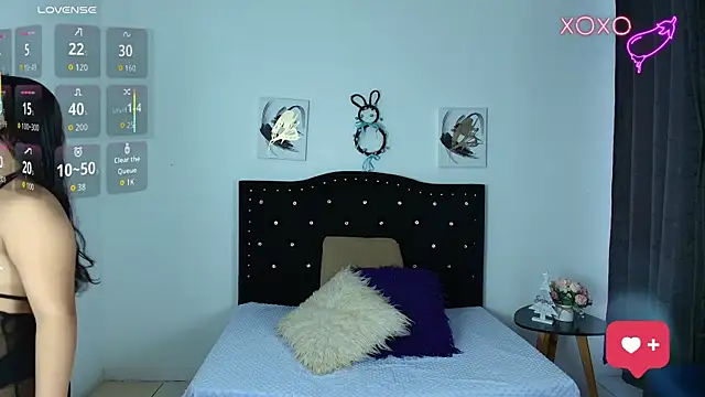 Snapshot of SammySmall_F_w chatting on December 16, 10:36 pm SammySmall F w online show from December 16, 10:36 pm